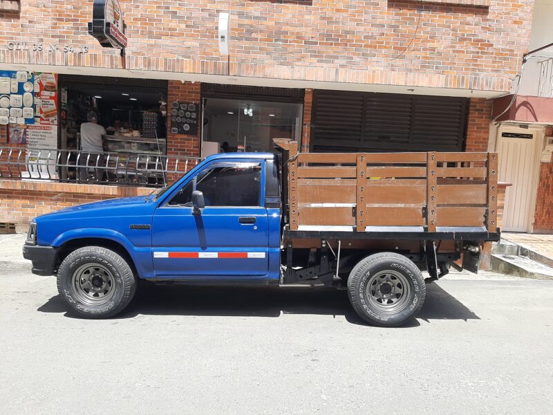 Mazda B2000 modelo 1988