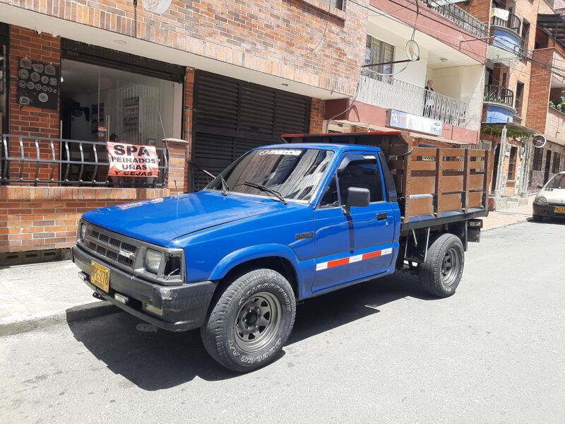 Mazda B2000 modelo 1988