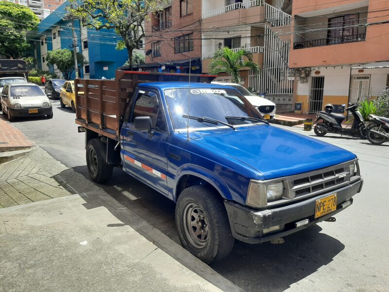 Mazda B2000 modelo 1988