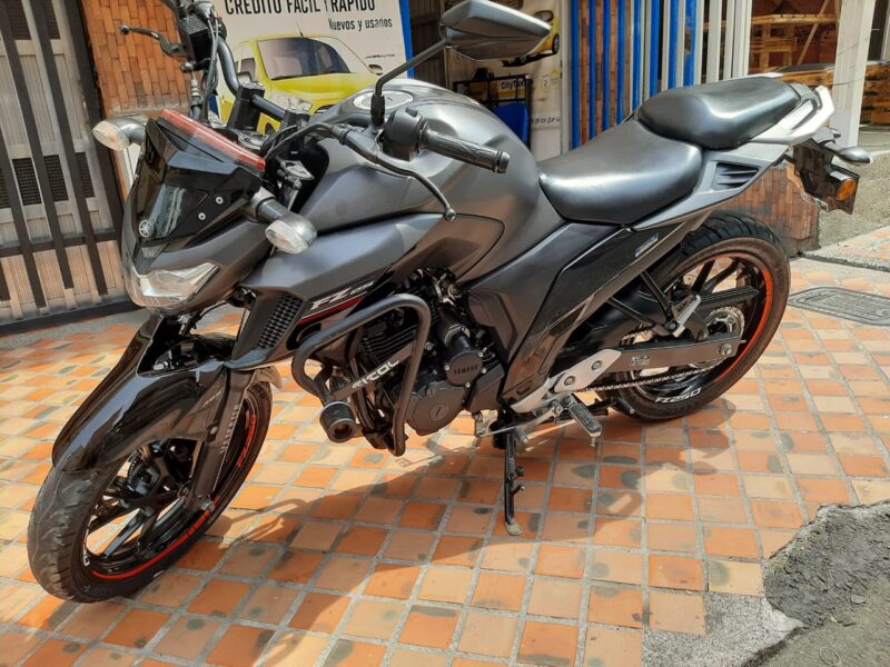 Yamaha FZ250 2022