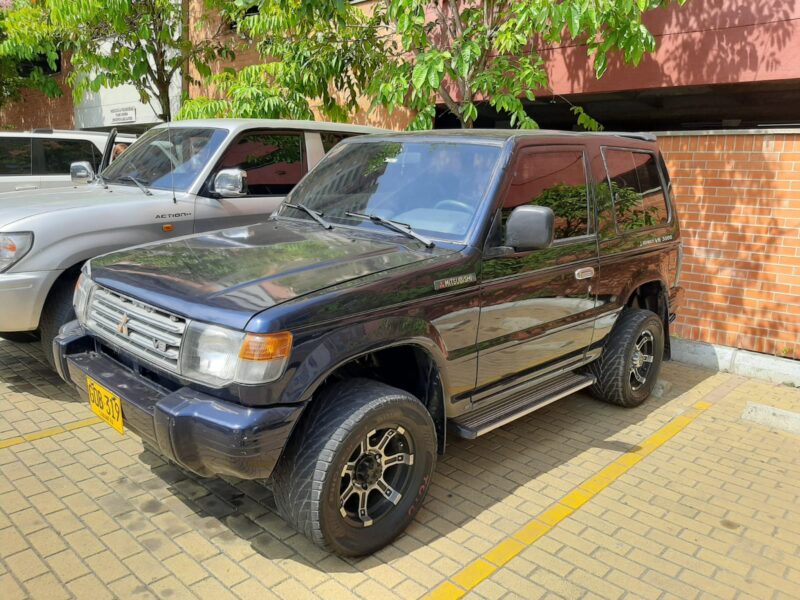 Montero modelo 2000, motor 3.0, Recibo vehículo menor