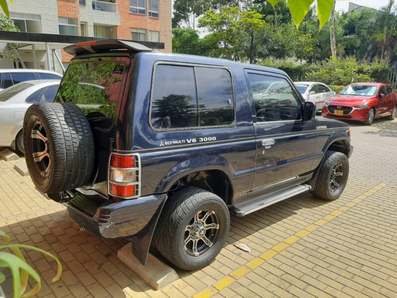 Montero modelo 2000, motor 3.0, Recibo vehículo menor