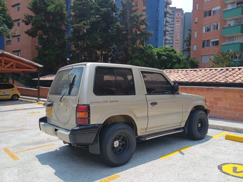 Montero 1997, motor 3000