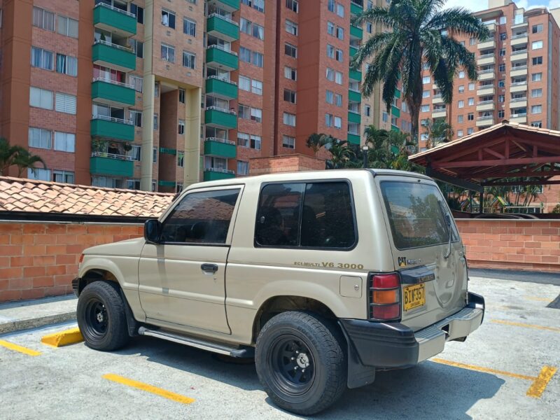 Montero 1997, motor 3000