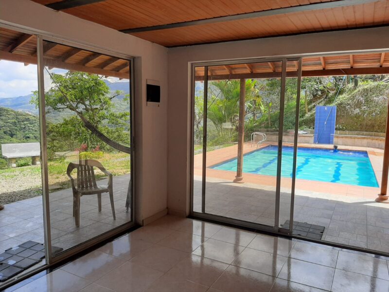 Se vende finca en Barbosa