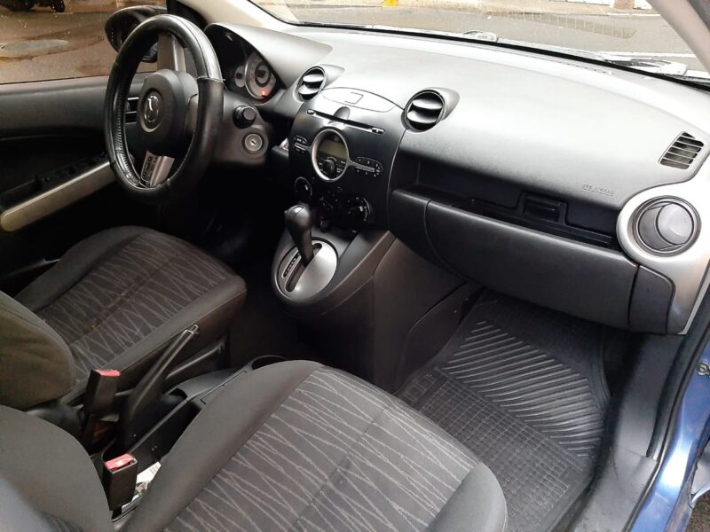 Mazda 2 2008 automatico