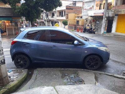 Mazda 2 2008 automatico