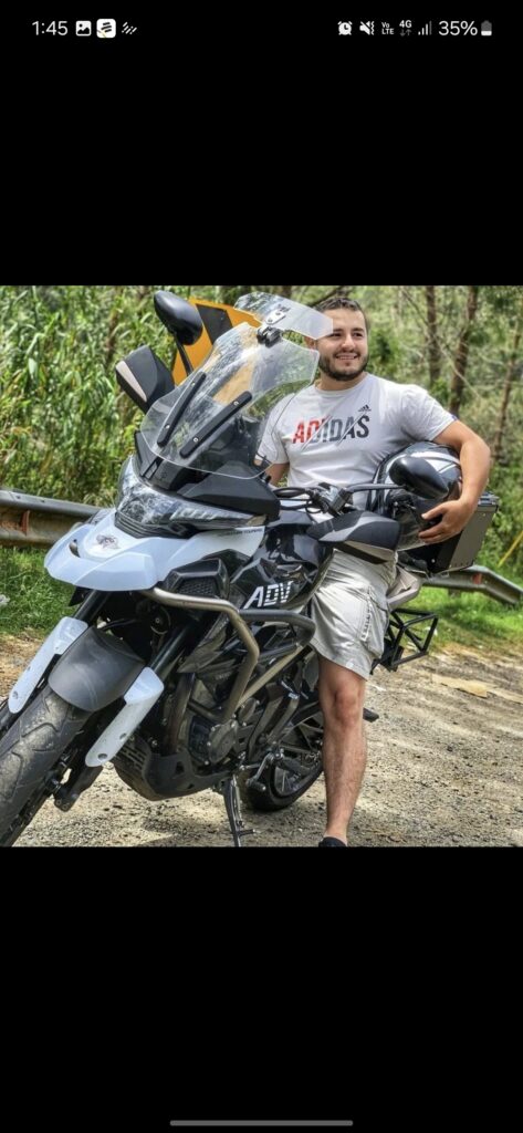 Moto zontes t2 con las 3 maletas