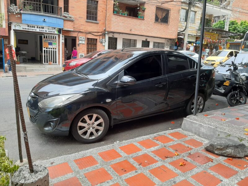 Mazda 2 2011 Sedan