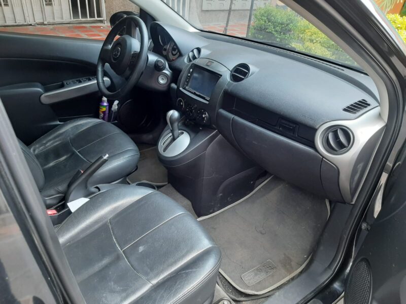 Mazda 2 2011 Sedan