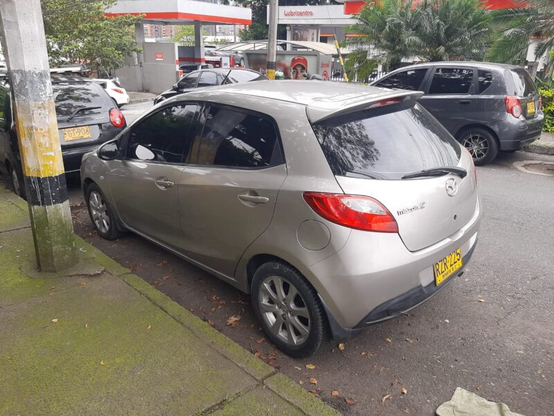 Mazda 2 2010 Automatico