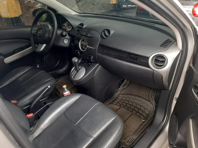 Mazda 2 2010 Automatico