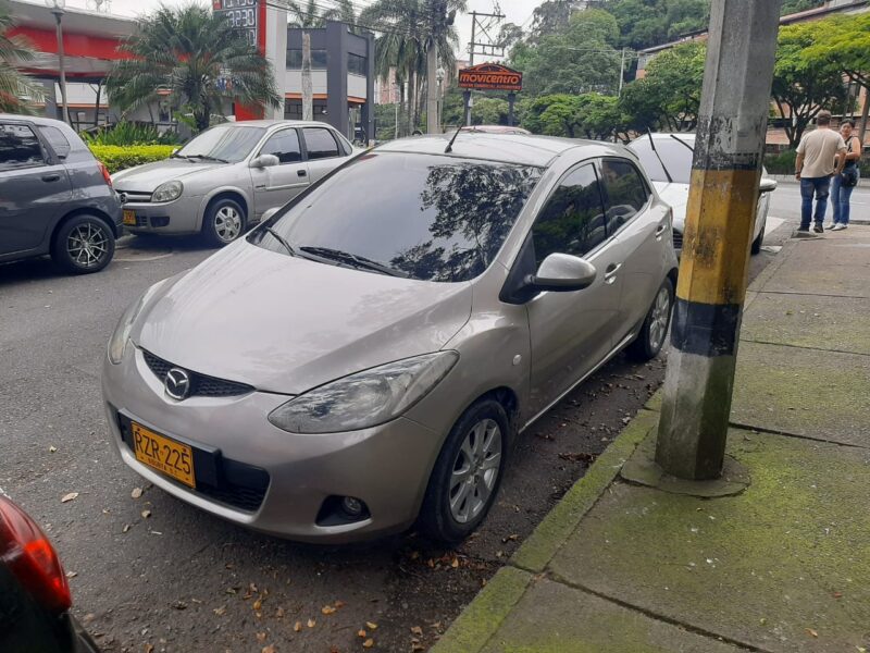 Mazda 2 2010 Automatico