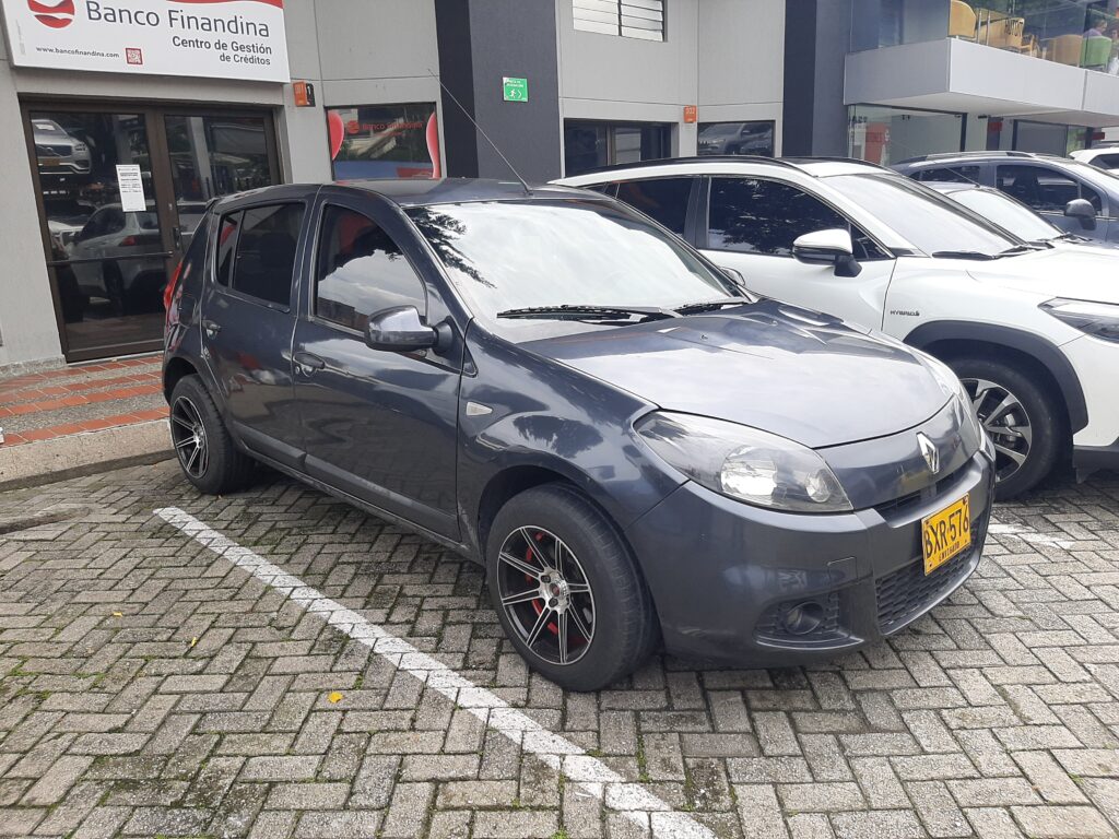 Sandero 2011