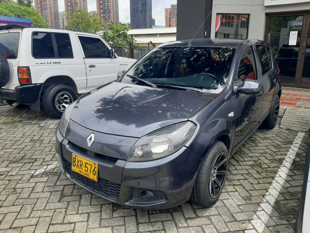 Sandero 2011