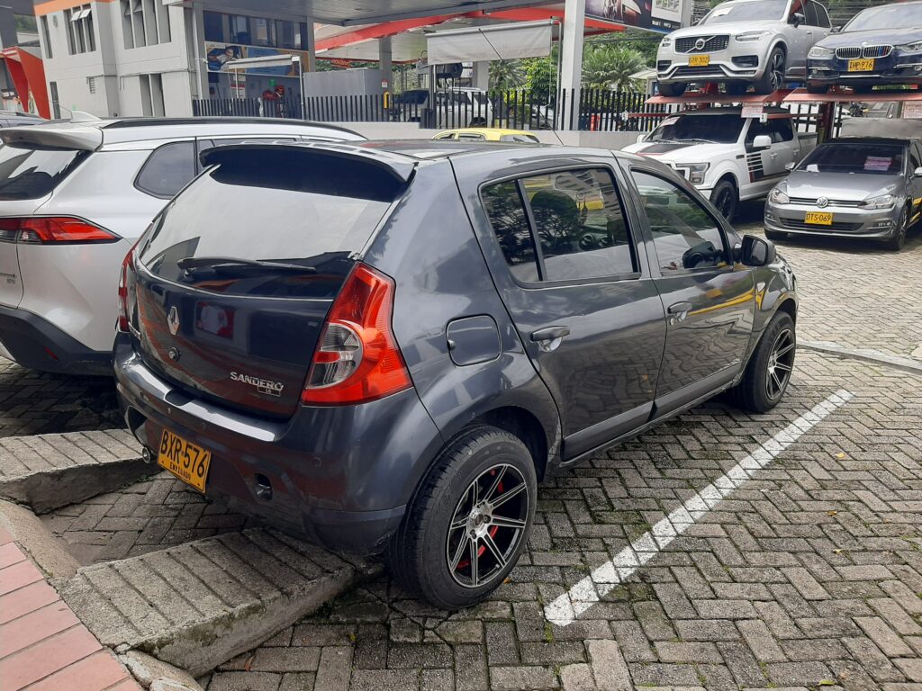 Sandero 2011