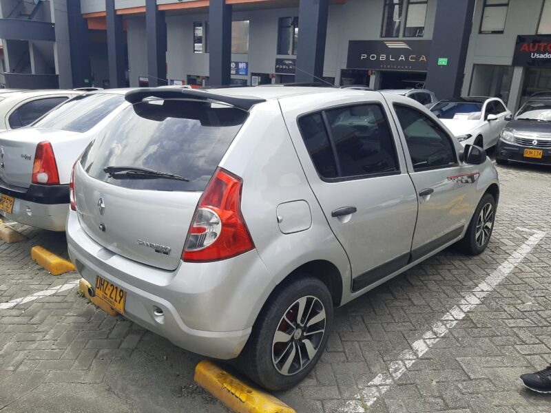 Sandero 2012 con 98.000 kms, Nunca aplicaciones