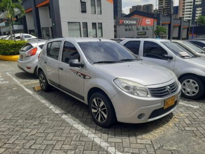 Sandero 2012 con 98.000 kms, Nunca aplicaciones