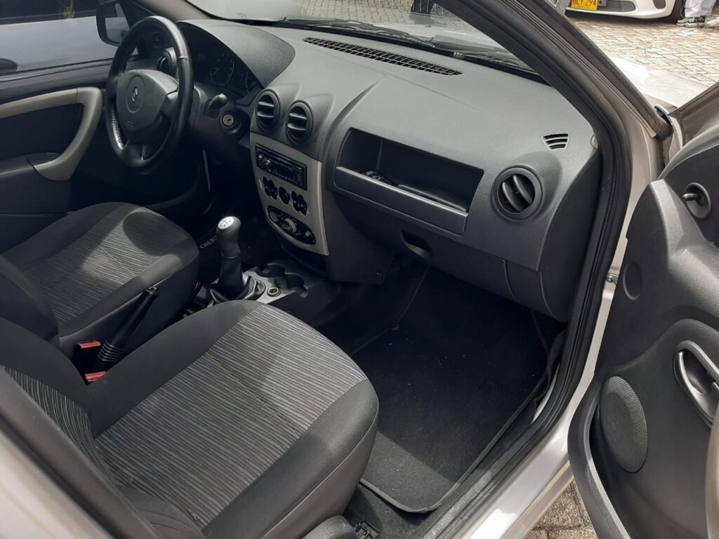 Sandero 2012 con 98.000 kms, Nunca aplicaciones