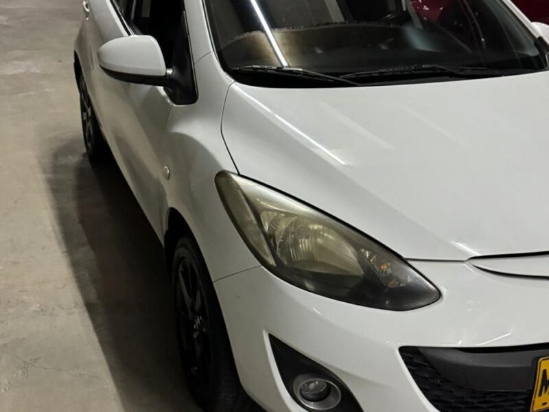Mazda 2 2014