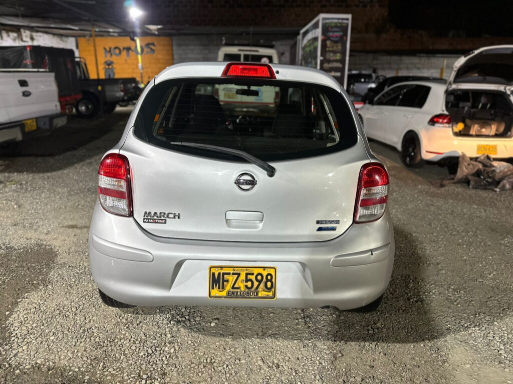 Nissan March 2013