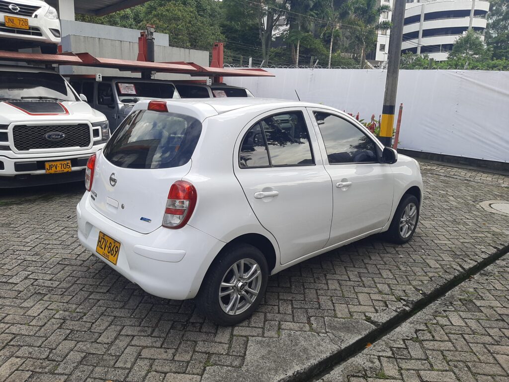 Nissan March 2015