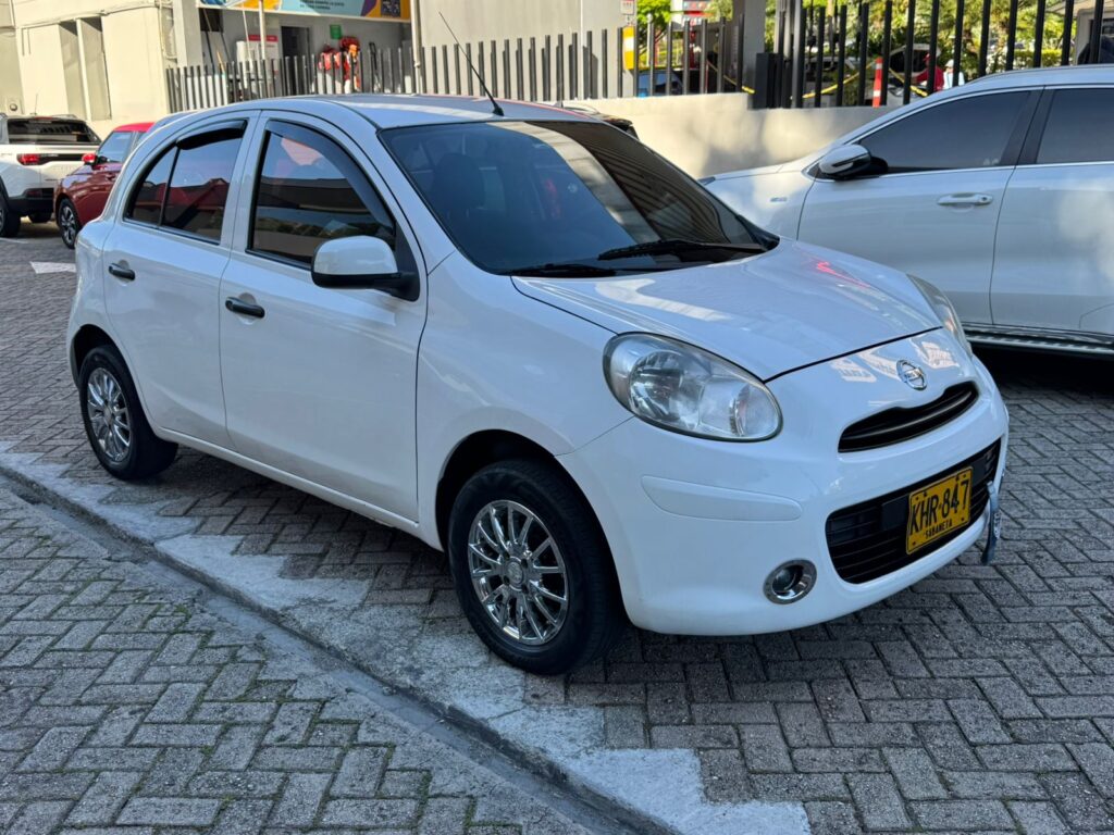Nissan March 2012