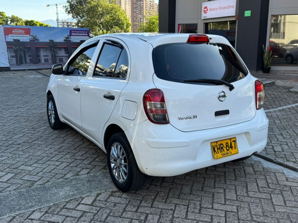 Nissan March 2012