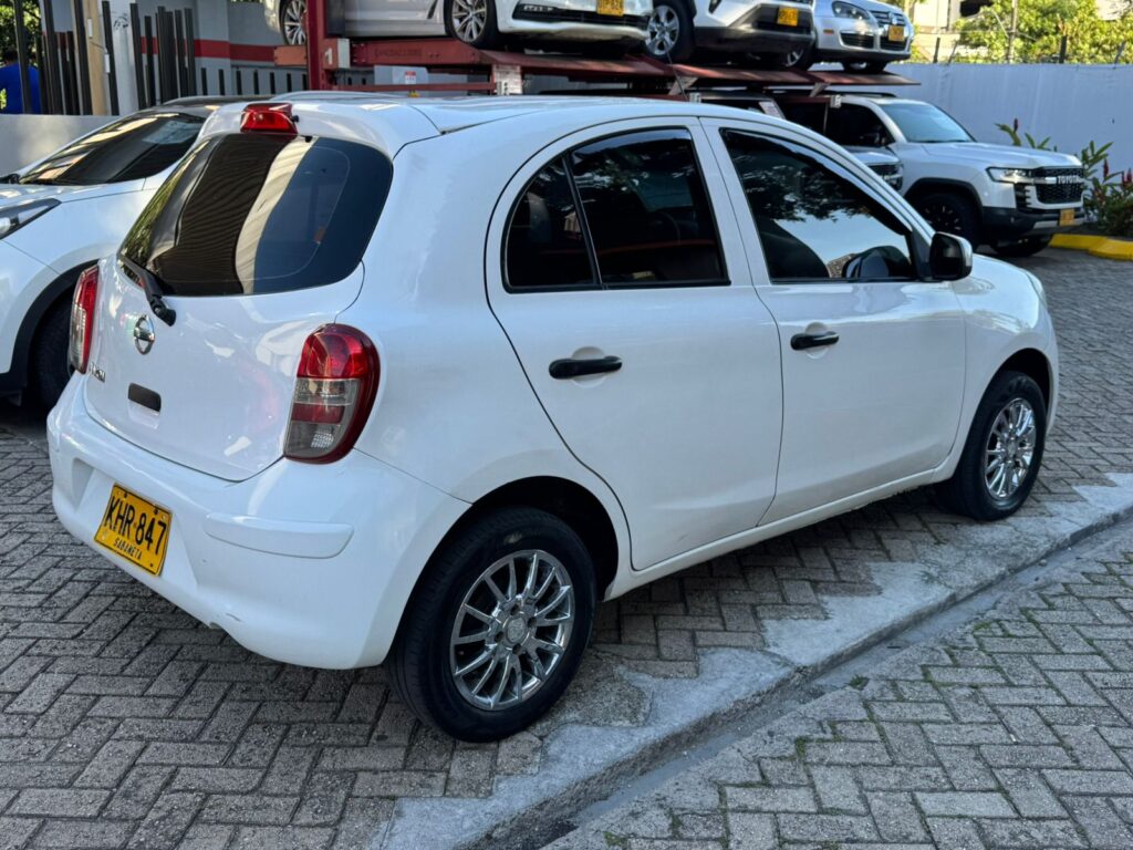 Nissan March 2012